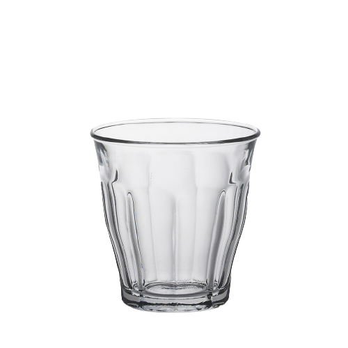 כוסות פיקרדי שקופות 250 מ״ל של דורלקס ערוכות על השולחן